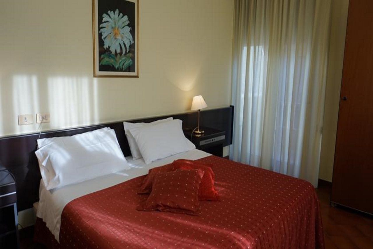 Crisol Europa Hotel Palermo Exterior photo